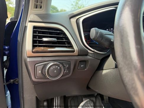 Used 2016 Ford Fusion SE w/ Equipment Group 202A AWD/4WD image 26