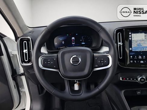 Used 2026 Volvo XC40 B5 Plus AWD/4WD image 6