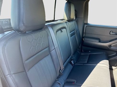 Used 2022 Nissan Frontier PRO-4X w/ Pro-4X Premium Package image 26