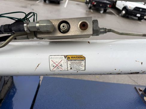 Used 2011 Ford F550 4x4 Regular Cab Super Duty w/ Payload Upgrade Pkg image 25