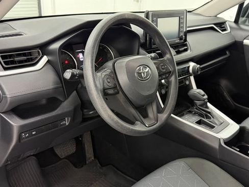 Used 2022 Toyota RAV4 XLE w/ Convenience Package FWD image 8