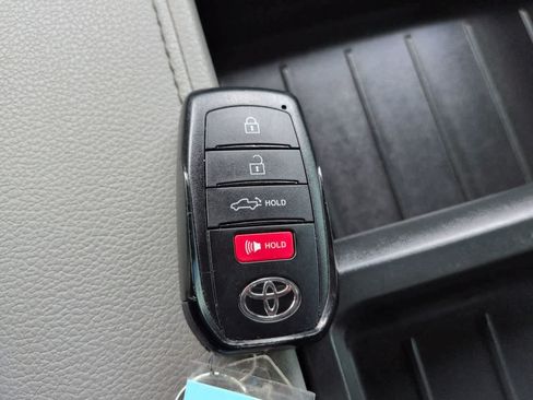 Used 2026 Toyota Tundra Limited AWD/4WD image 27