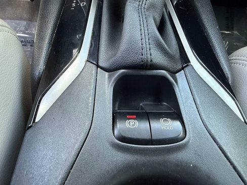 Used 2023 Toyota Corolla Cross AWD Hybrid image 33