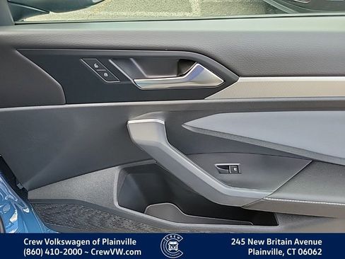 New 2025 Volkswagen Jetta SE image 28