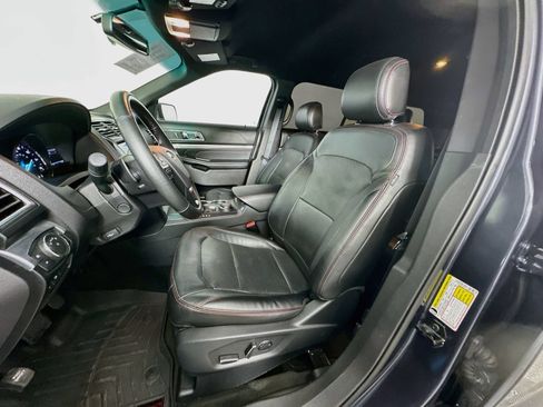 Used 2017 Ford Explorer Sport w/ Equipment Group 401A AWD/4WD image 22
