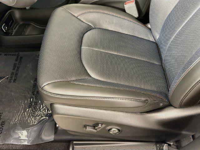New 2027 Chrysler Pacifica Select AWD/4WD image 18