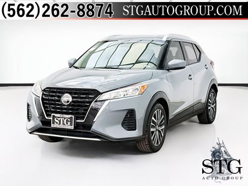 Used 2021 Nissan Kicks SV FWD image 1
