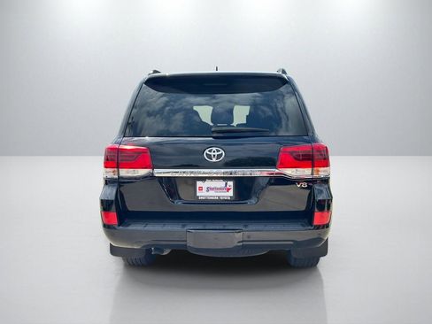 Used 2016 Toyota Land Cruiser image 6
