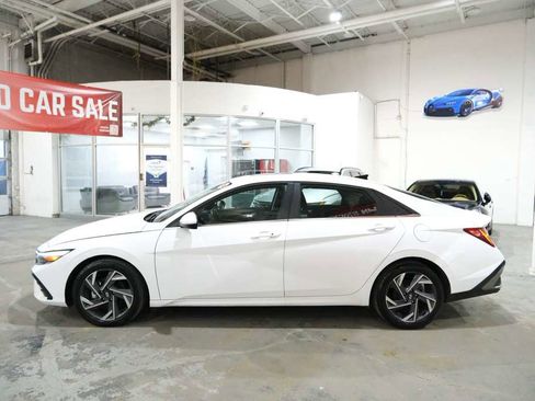 Used 2025 Hyundai Elantra SEL image 6
