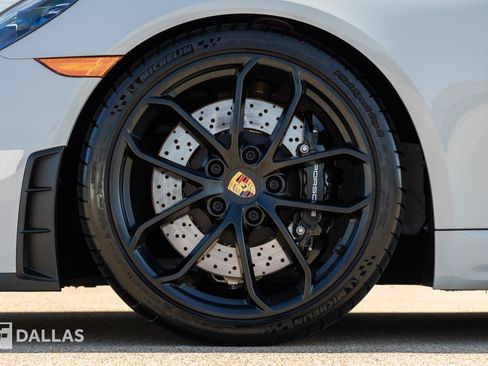 Used 2022 Porsche 718 Boxster Spyder RWD image 8