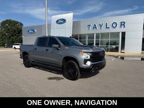 Used 2025 Chevrolet Silverado 1500 LT Trail Boss w/ Convenience Package II AWD/4WD image 1