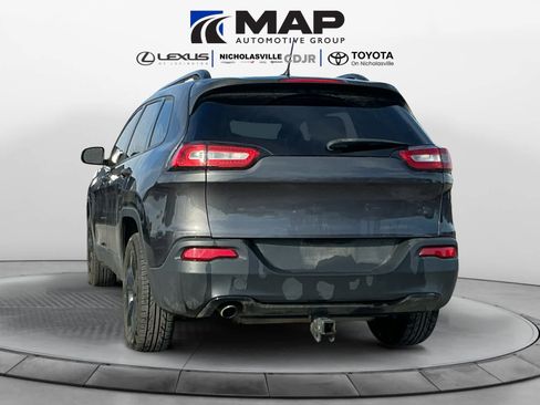 Used 2017 Jeep Cherokee Sport w/ Cold Weather Group image 3