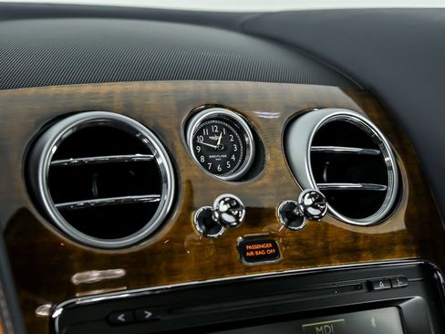 Used 2015 Bentley Flying Spur V8 image 33