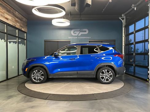 Used 2023 Kia Seltos S w/ Navigation Package AWD/4WD image 6