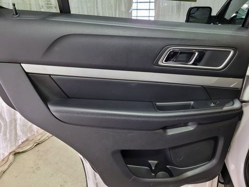 Used 2017 Ford Explorer XLT w/ Equipment Group 202A image 51