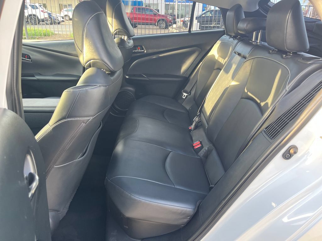 Used 2021 Toyota Prius Prime XLE w/ Carpet Mat Package (TMS) FWD image 26