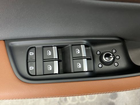 Used 2025 Audi Q7 3.0T Prestige image 15