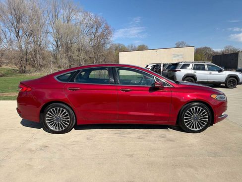 Used 2017 Ford Fusion SE w/ Fusion SE Technology Package image 7