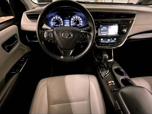 Used 2017 Toyota Avalon Limited w/ All Weather Liner Package image 5
