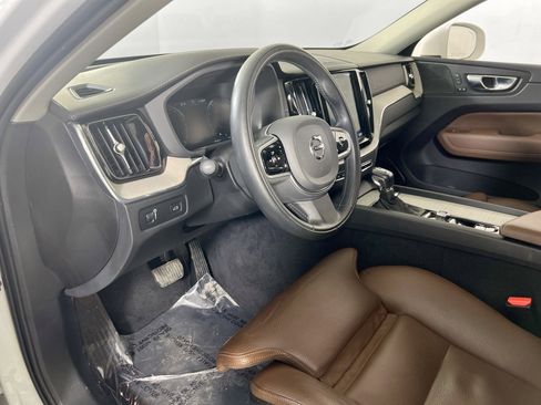 Used 2020 Volvo XC60 T5 Inscription image 9