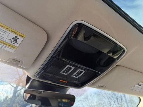 Used 2020 Land Rover Range Rover HSE image 21