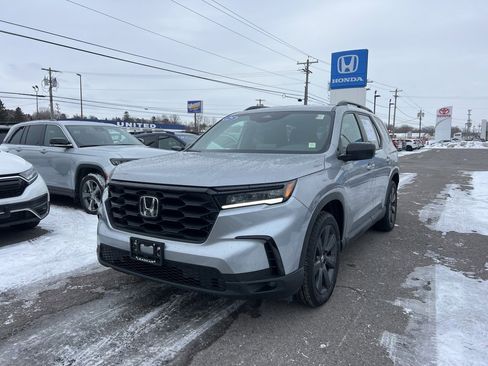 Certified 2025 Honda Pilot Sport image 1