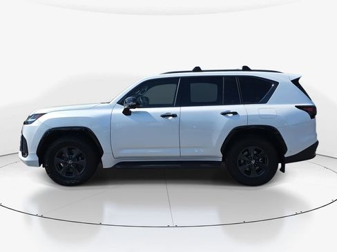 Used 2025 Lexus LX 700h Overtrail w/ Accessory Package (Z1) image 9