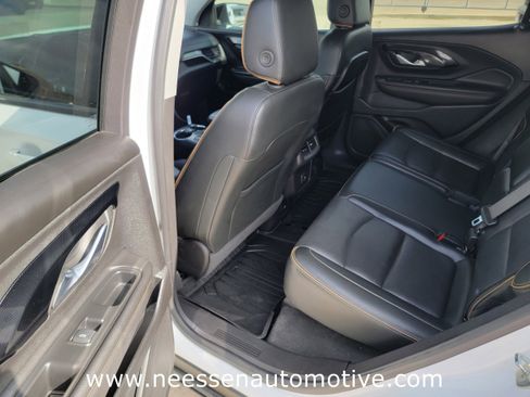 Used 2022 GMC Terrain AT4 w/ Infotainment Package II image 15