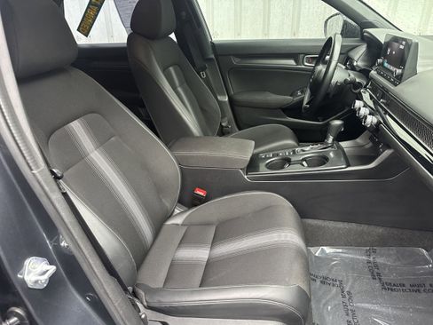 Used 2023 Honda Civic Sport image 11
