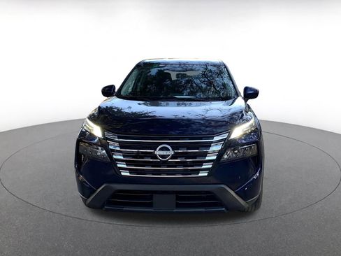 Used 2025 Nissan Rogue SV image 2