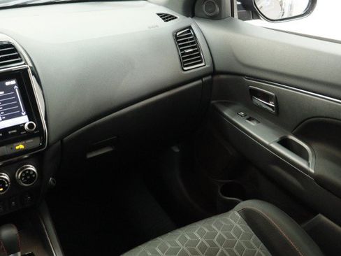 Used 2025 Mitsubishi Outlander Sport AWD image 26