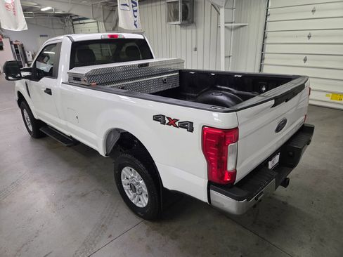 Used 2019 Ford F250 XLT AWD/4WD image 5