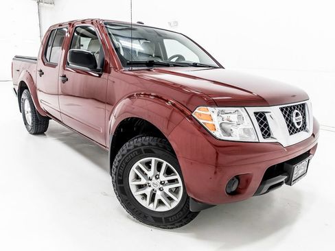 Used 2018 Nissan Frontier SV AWD/4WD image 9