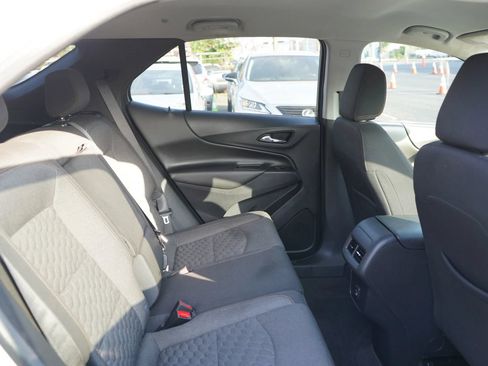 Used 2021 Chevrolet Equinox LT FWD image 19