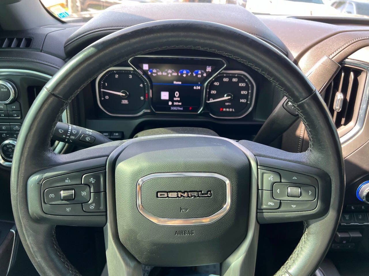 Used 2022 GMC Sierra 3500 Denali w/ Denali Ultimate Package AWD/4WD image 12
