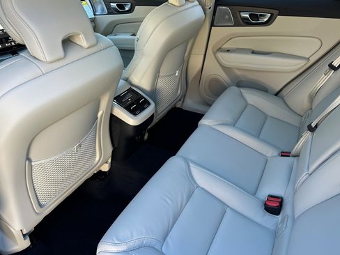New 2026 Volvo XC60 B5 Ultra image 10