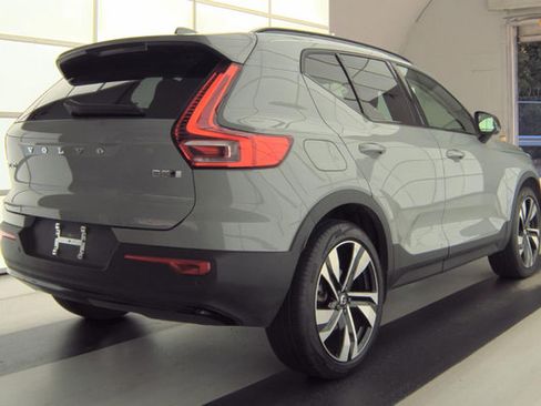 Used 2025 Volvo XC40 B5 Ultra AWD/4WD image 10
