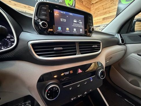 Used 2019 Hyundai Tucson SE image 17