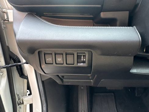 Used 2024 Subaru Ascent Touring AWD/4WD image 22