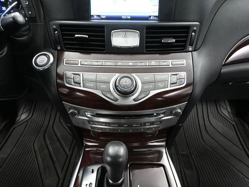 Used 2016 INFINITI Q70 L 3.7 w/ Technology Package image 36