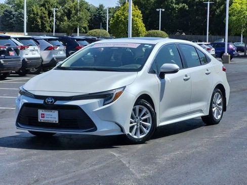 Certified 2025 Toyota Corolla XLE FWD image 2