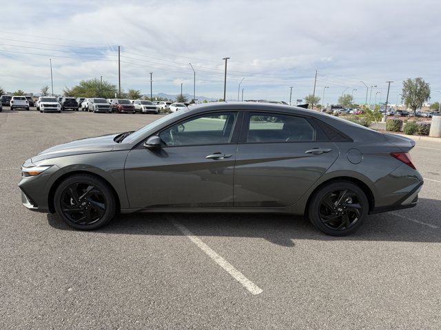 Used 2026 Hyundai Elantra Sport FWD image 8