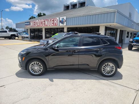 Used 2020 Hyundai Kona SEL Plus FWD image 2
