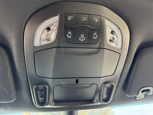 New 2026 Chrysler Pacifica Limited w/ S Appearance Package image 16