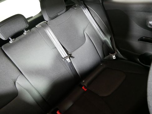 Used 2020 Jeep Renegade Sport w/ Sport Appearance Group image 14