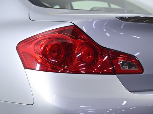 Used 2012 INFINITI G37 Journey w/ Premium Pkg image 8