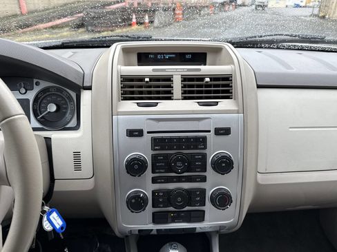 Used 2008 Mercury Mariner 4WD V6 image 32