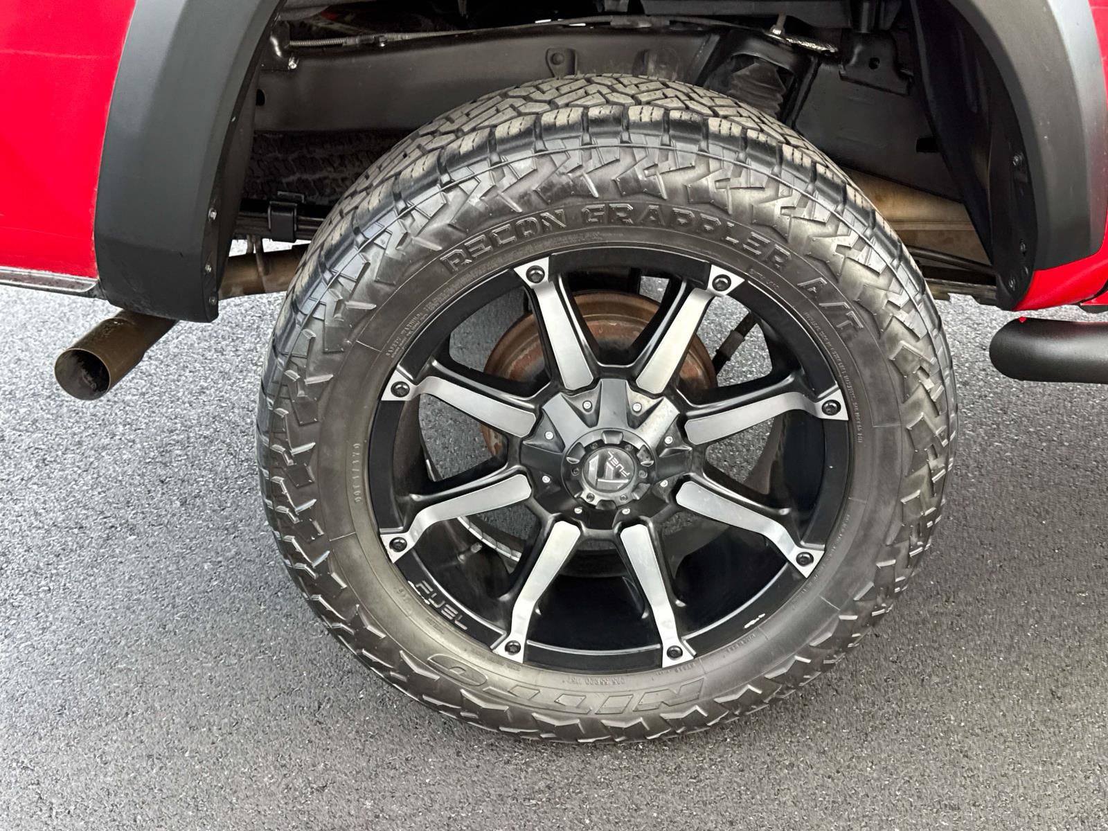 Used 2022 Toyota Tacoma TRD Off-Road w/ TRD Premium Off Road Package AWD/4WD image 8