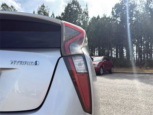 Used 2016 Toyota Prius Four w/ Advanced Technology Package image 13