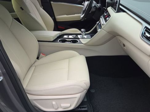 Used 2026 Genesis G70 2.5T RWD image 18